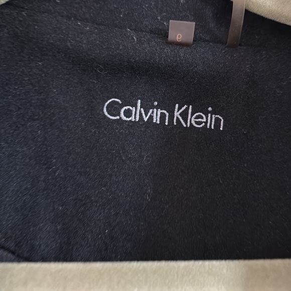 Gently used Calvin Klein Coat. Size 6. Great buy. - Picture 4 of 5